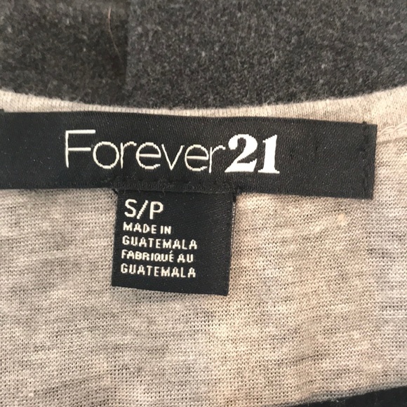 3/$10🌸 American flag crop top - Picture 3 of 3